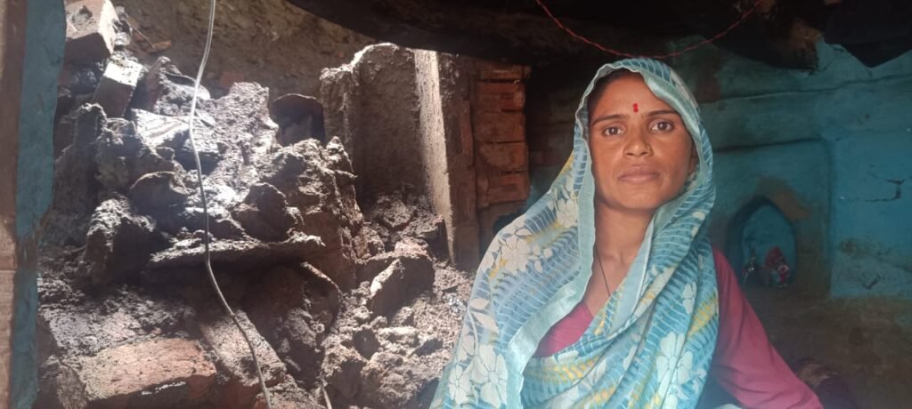 सड़कों पर जलभराव,आमजन की बढ़ी परेशानी