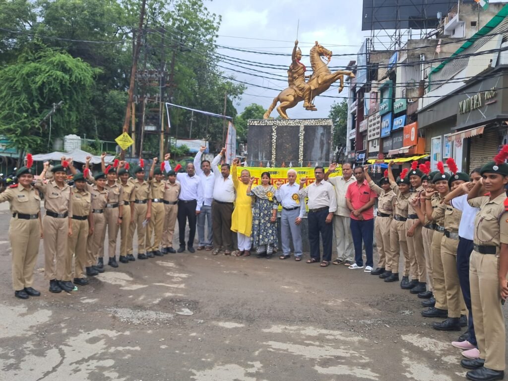 प्रत्येक सलामी दिवस देता है रानी लक्ष्मीबाई के संस्कारों को जीवन में आत्मसात करने की प्रेरणा