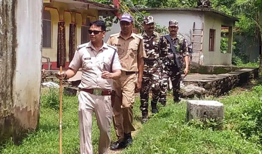 सड़क पर मिले बैग से निकली खून से सनी महिला की कटी लाश, पुलिस सहमी