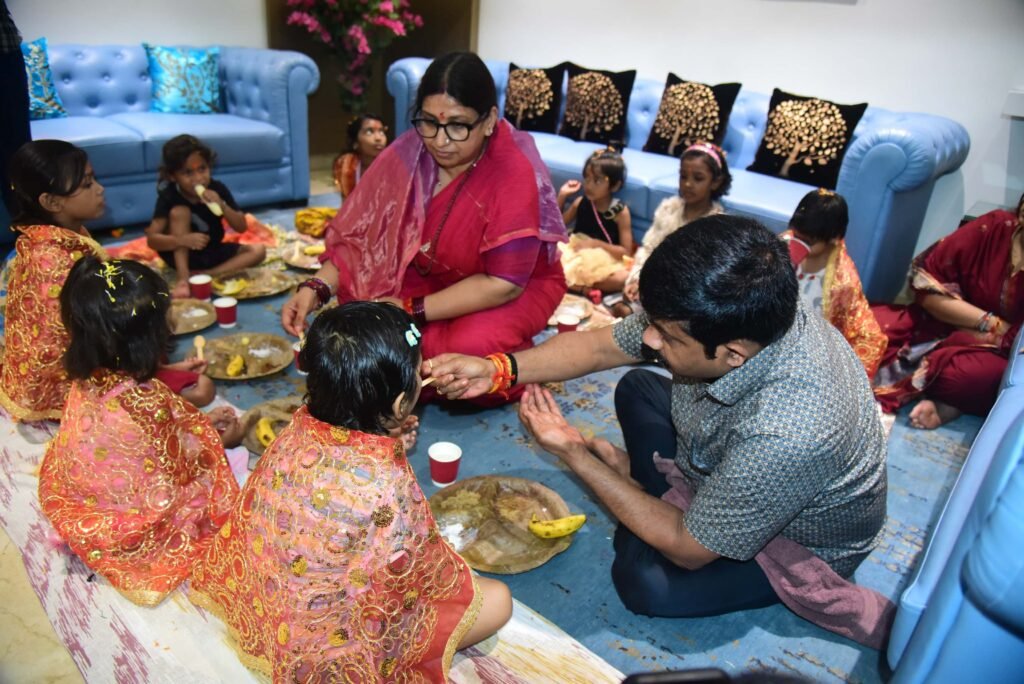 *मंत्री नन्दी और पूर्व महापौर ने देवी स्वरूपा कन्याओं का किया पूजन*– प्रयागराज मंडल से अभिषेक गुप्ता की रिपोर्ट